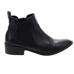 COPY - STEVE MADDEN black leather ankle boots